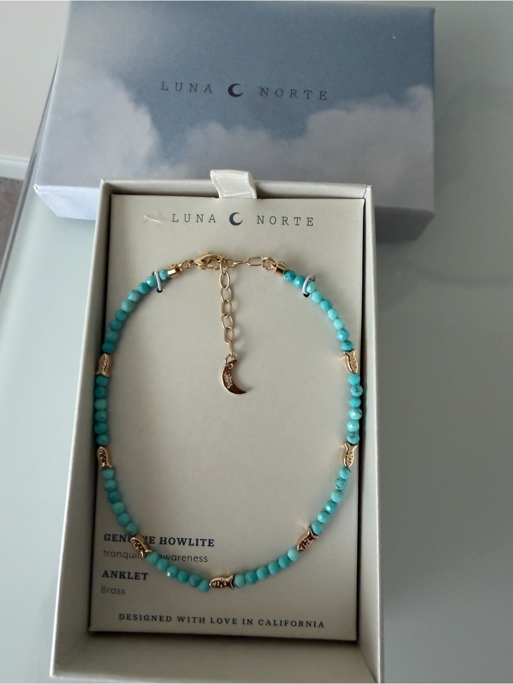 Luna Norte Turquoise Howlite fish Beaded Anklet